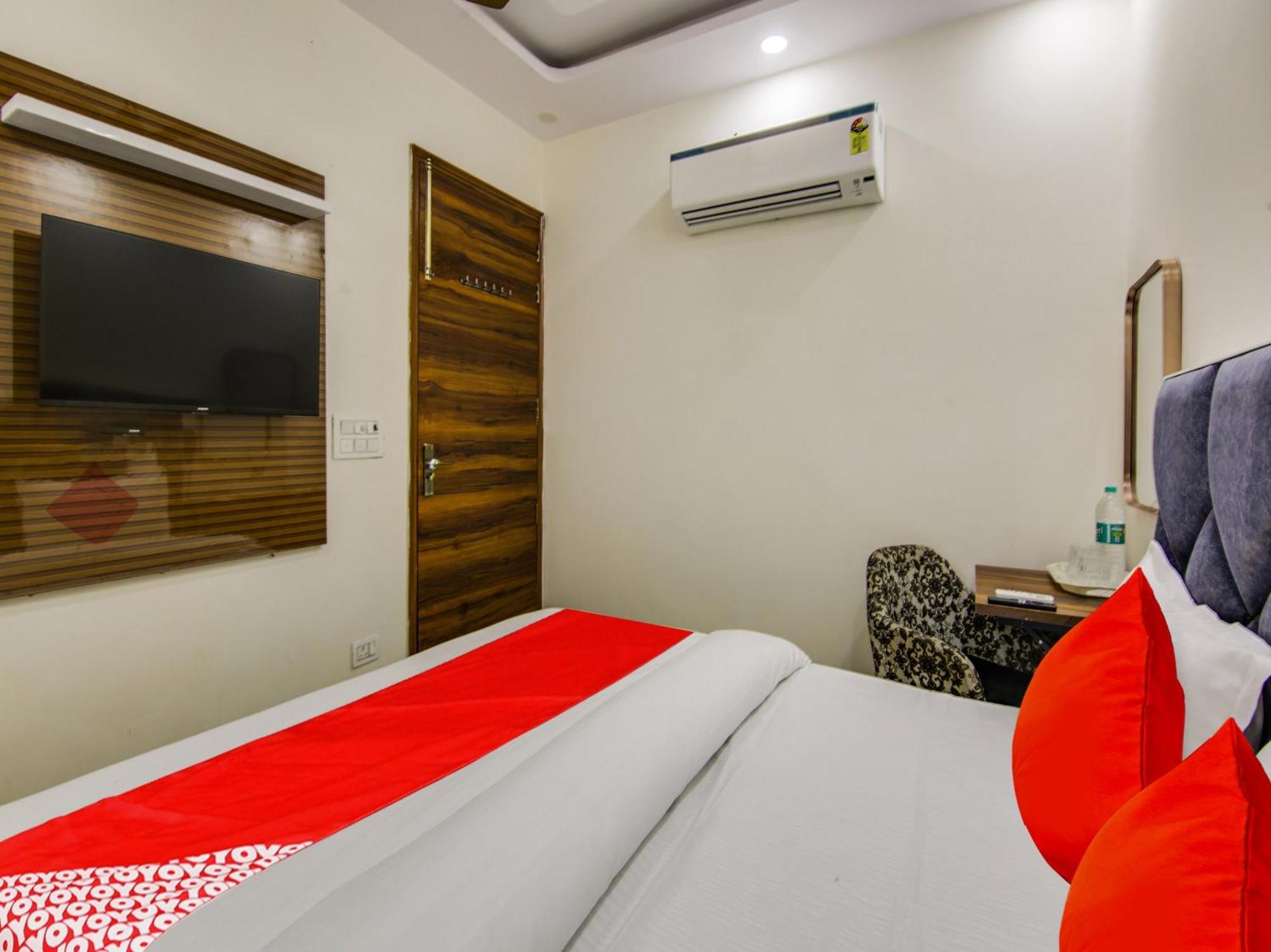 Hotel O Ar Residency Дели Экстерьер фото